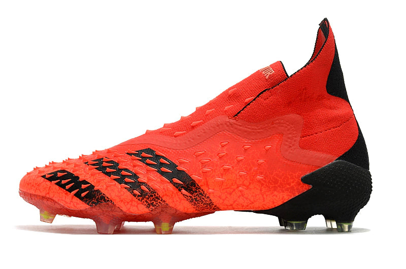 Chuteira Adidas Predator Freak+ FG