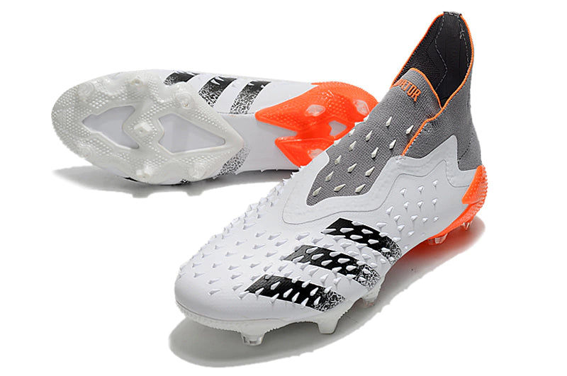 Chuteira Adidas Predator Freak+ FG