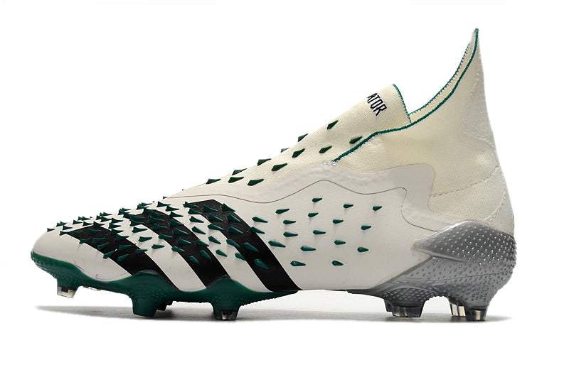 Chuteira Adidas Predator Freak+ FG