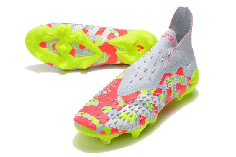 Chuteira Adidas Predator Freak+ FG